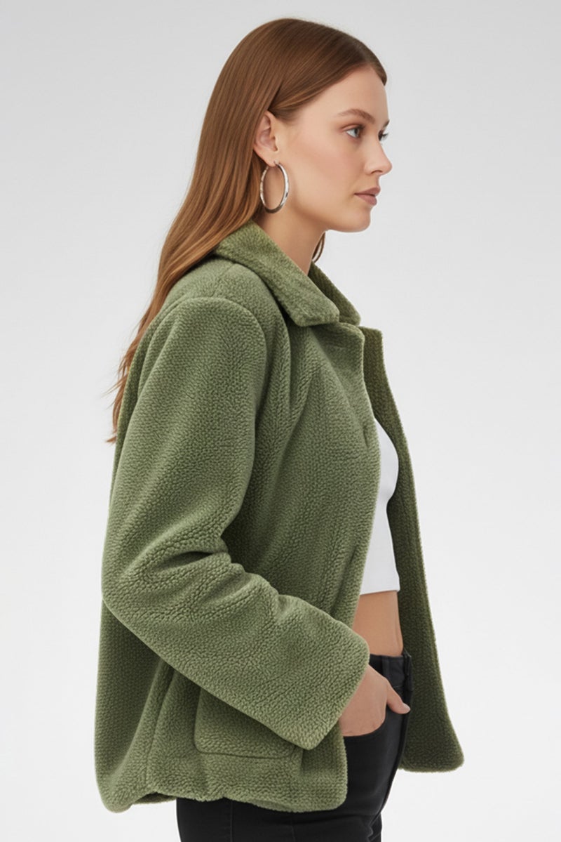 Rebecca Minkoff جاكيت نسائي من الفرو الصناعي بأكمام طويلة، زيتوني - Image 3